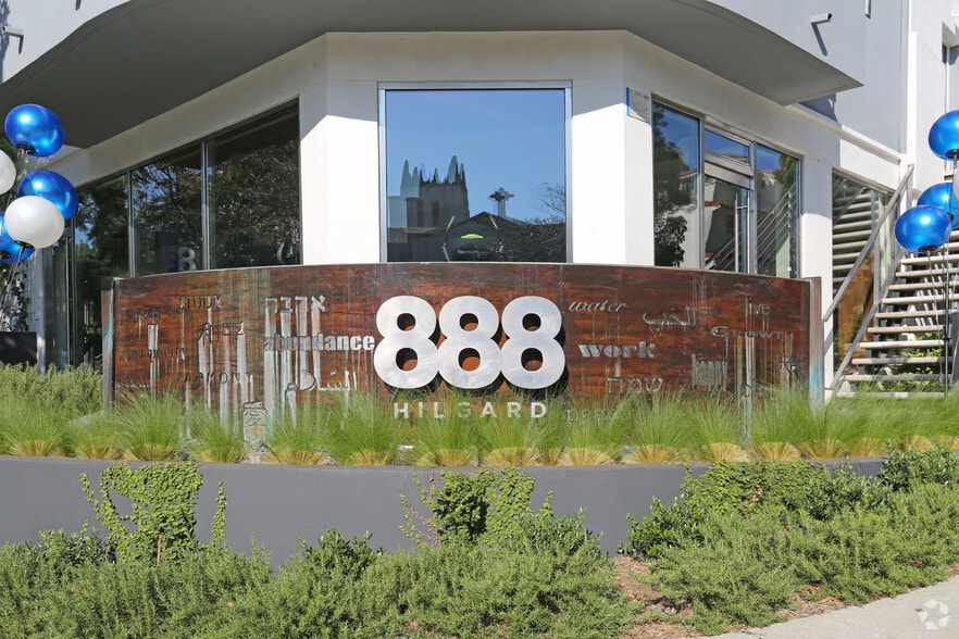 Building Sign - 888 Hilgard  Furnished and Unfurnished Apa...