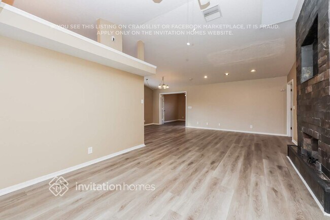 Building Photo - 327 80th Ave NE