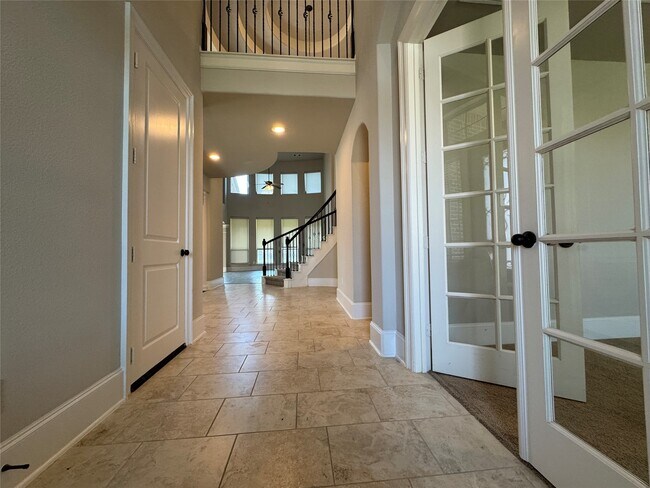 Building Photo - 30154 Southern Sky Dr