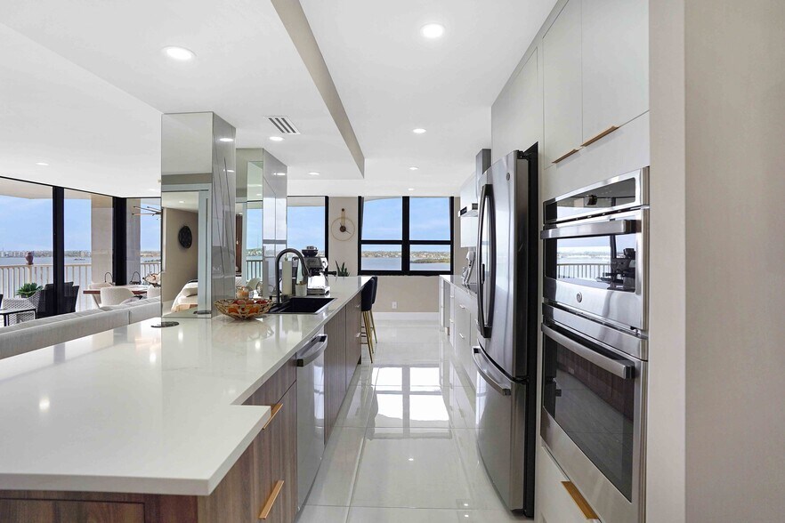Building Photo - 5480 N Ocean Dr