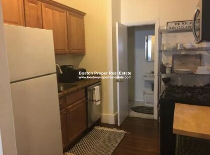 Building Photo - 51 Phillips St