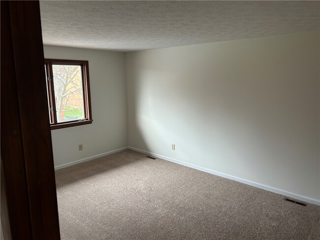 Building Photo - 24 Spring Hill