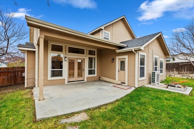 Building Photo - 5996 S Egmont Ave