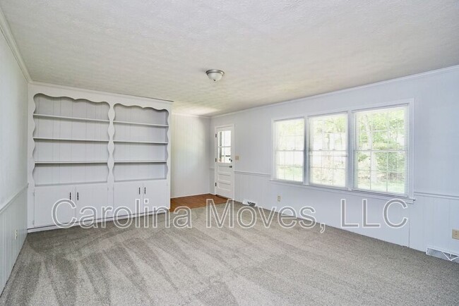 Building Photo - 204 Overcreek Rd