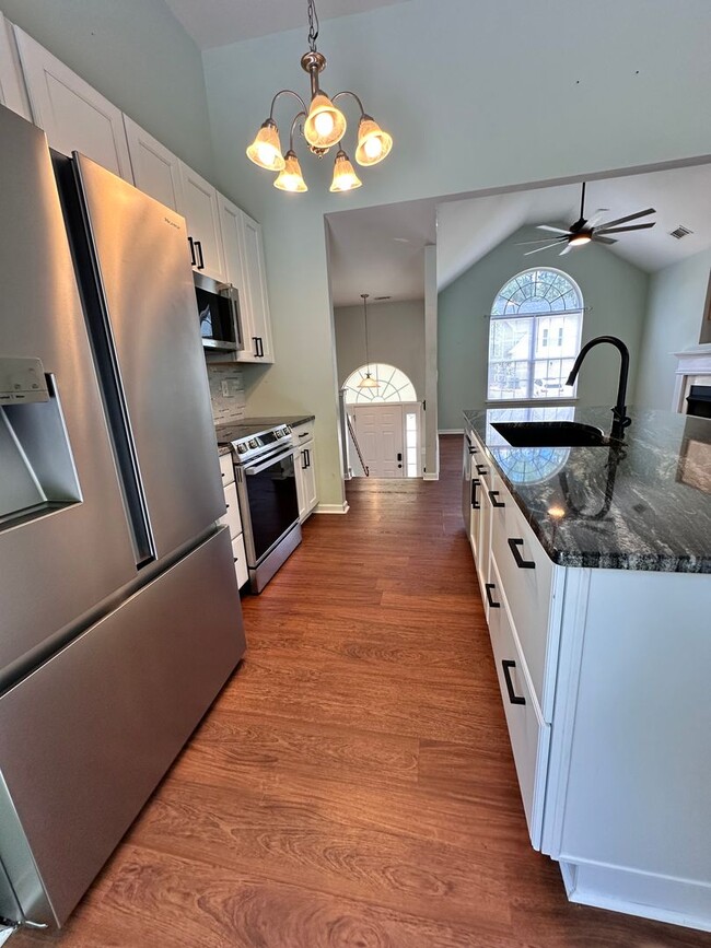 Building Photo - Exclusively Offered By Muse Realty Rentals...