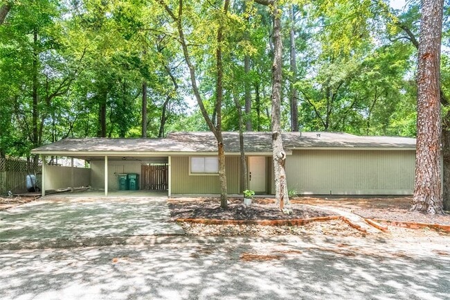 Primary Photo - 2717 S Millbend Dr