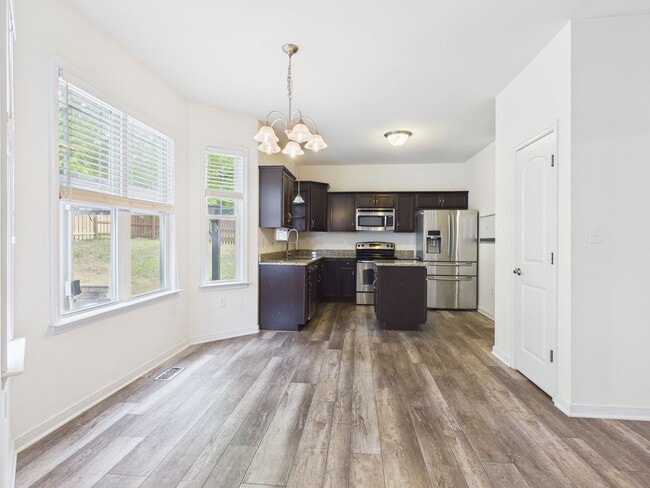 Building Photo - 3015 Chislet Dr