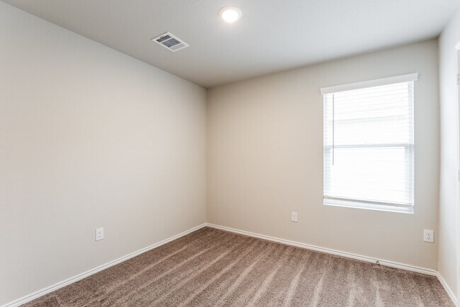 Building Photo - 4219 Southton Lk