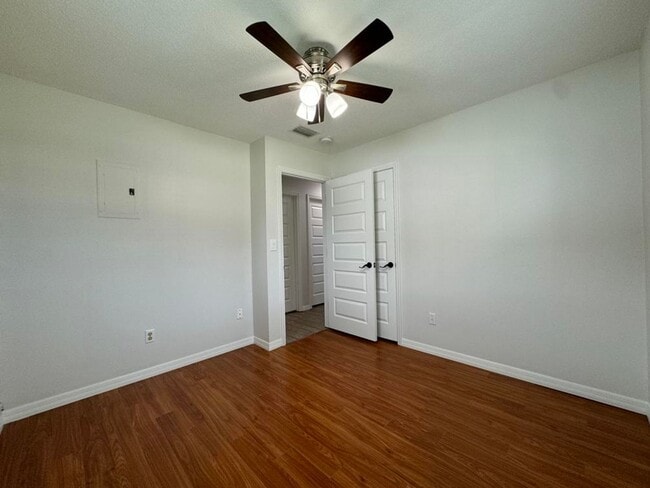 Building Photo - Adorable 3/2 with Bonus Room in Ormond Beach