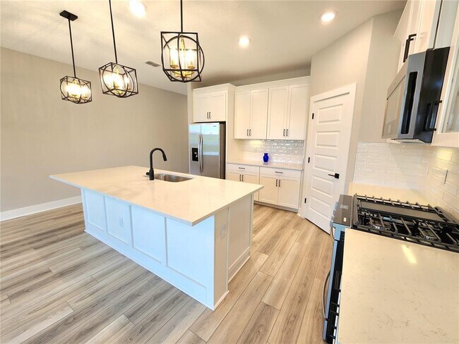 Building Photo - 3615 Savanna Palms Ct