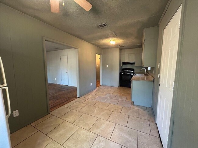 Building Photo - 3427 Stovall St