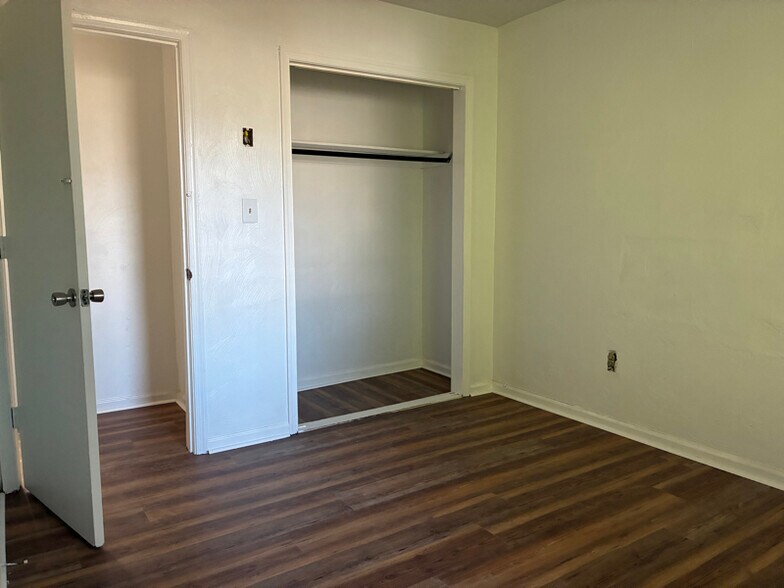 Building Photo - 729 16th St