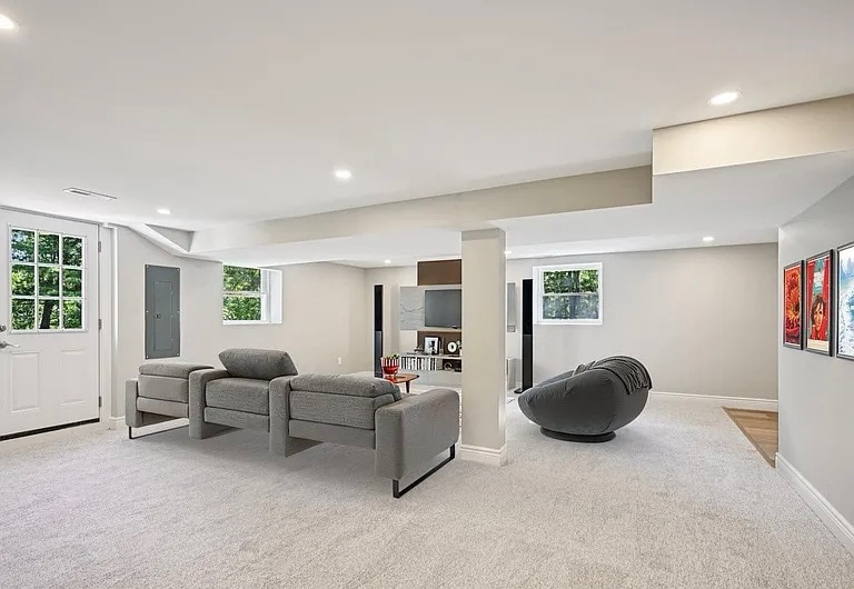 Building Photo - 711 E Butler Pike