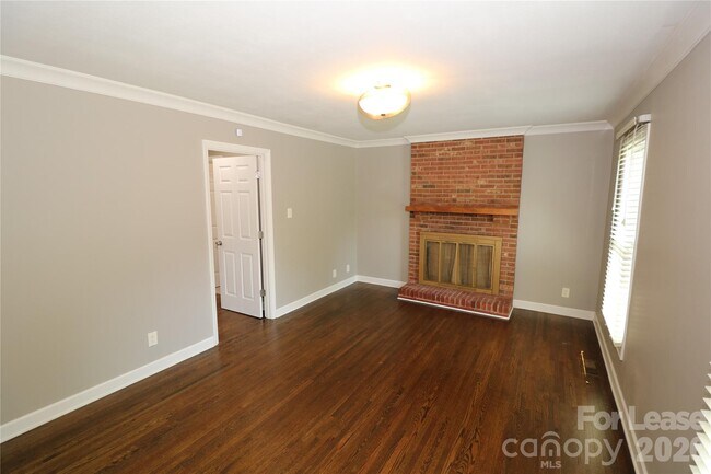 Building Photo - 5410 Londonderry Rd