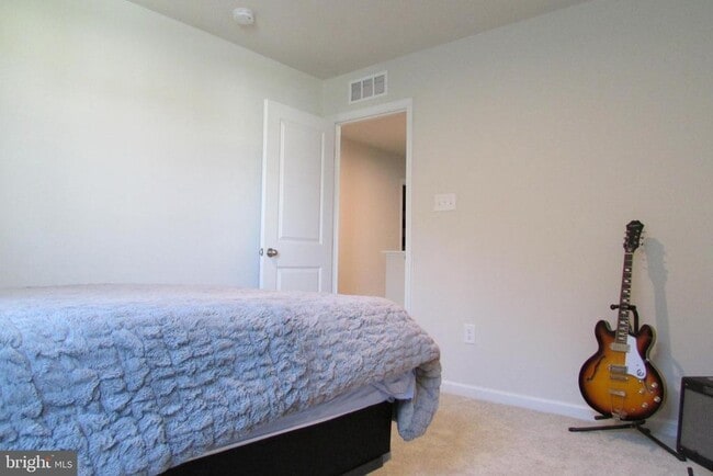 Building Photo - 30155 Creekview Cir