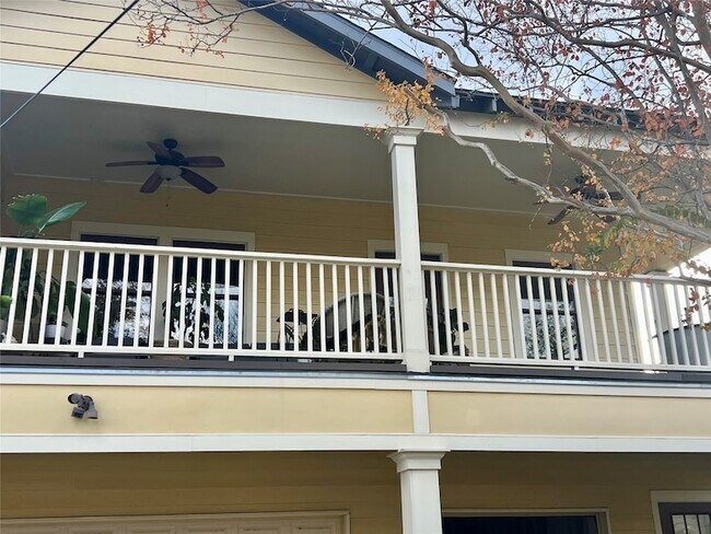 Building Photo - 1021 Louise St