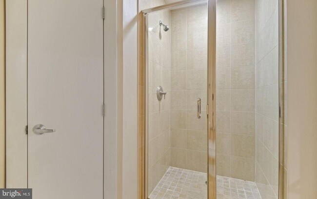 Building Photo - 811 4th St NW