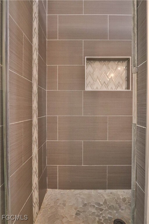 Building Photo - 305 Bougainvillea Rd W