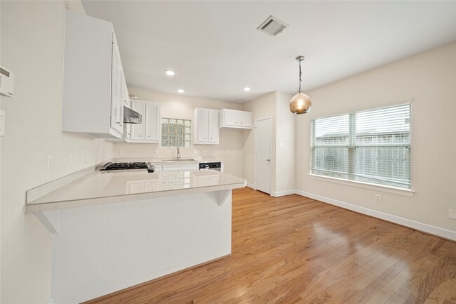 Building Photo - 3726 Main Poplar Dr