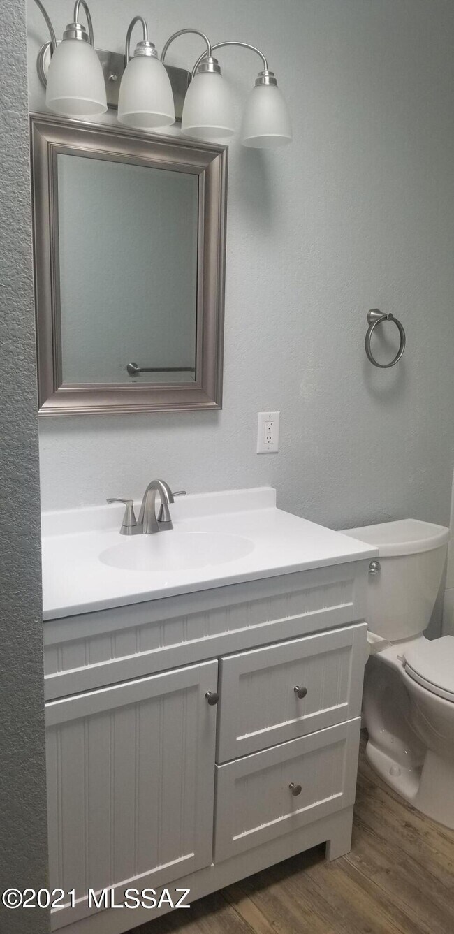 Building Photo - 9420 E Speedway Blvd