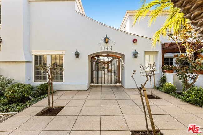 Building Photo - 1144 Yale St