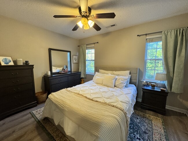 Building Photo - 5006 Banister Loop