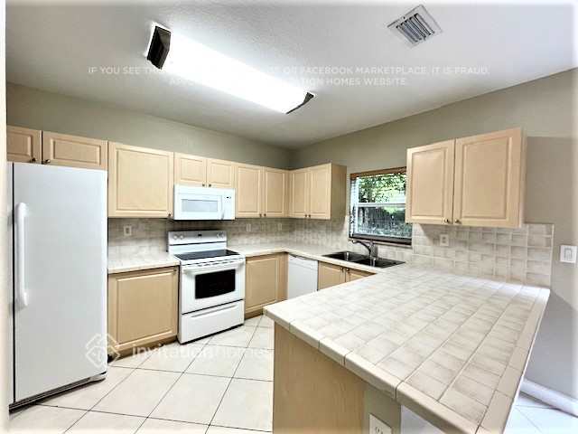 Building Photo - 14848 SW 9th Ln