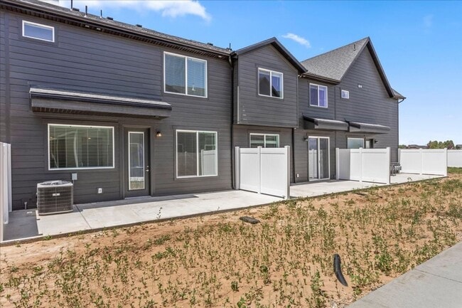 Building Photo - Brand New Townhome for Rent in West Haven