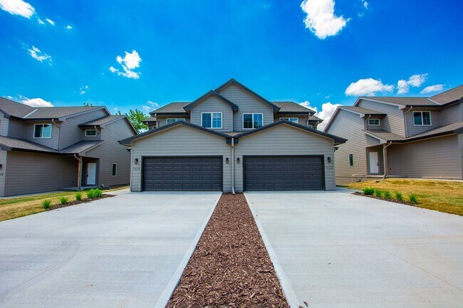 Building Photo - 7118 N 79th Ct