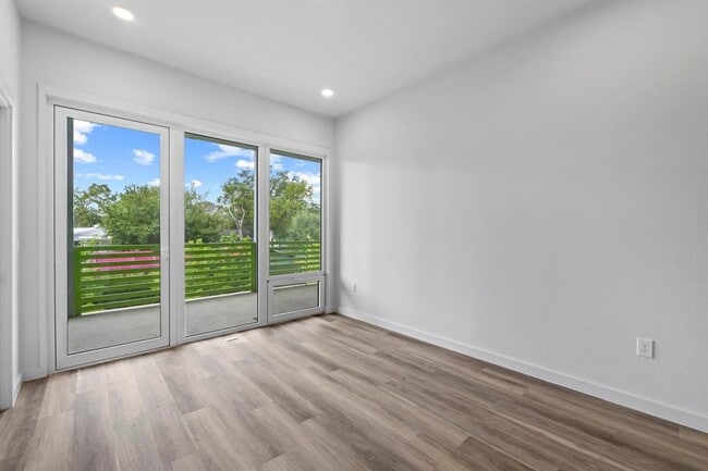 Building Photo - 4004 Banister Ln