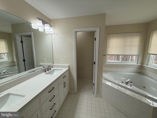 Building Photo - 10106 Garden Valley Ct