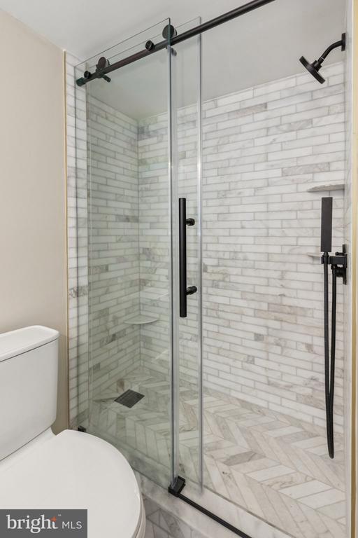 Building Photo - 1420 Locust St