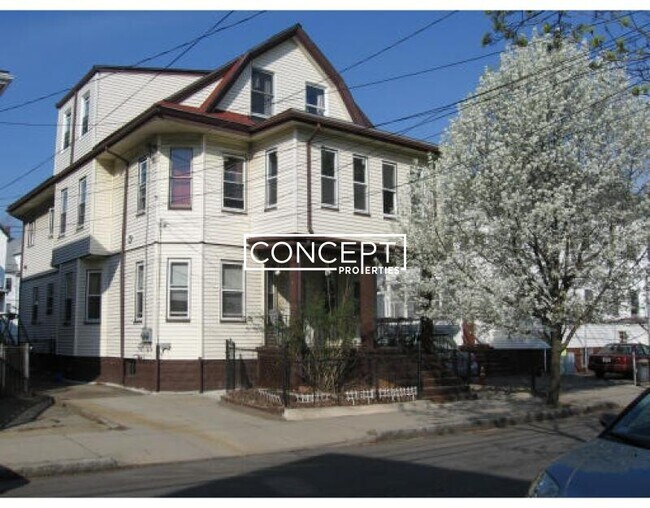 Building Photo - 55 Bristol Rd