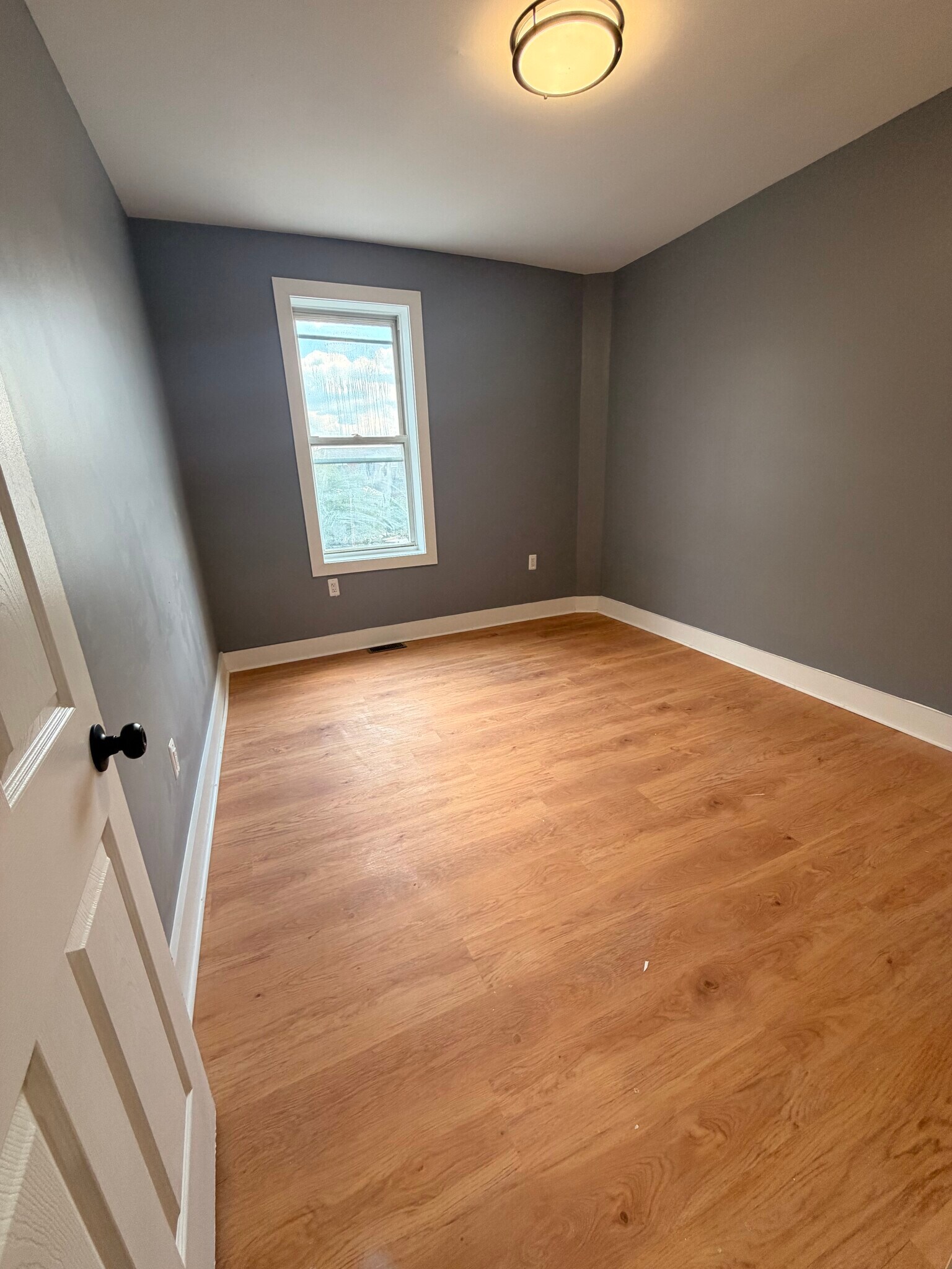 Building Photo - 1711 2nd St NE