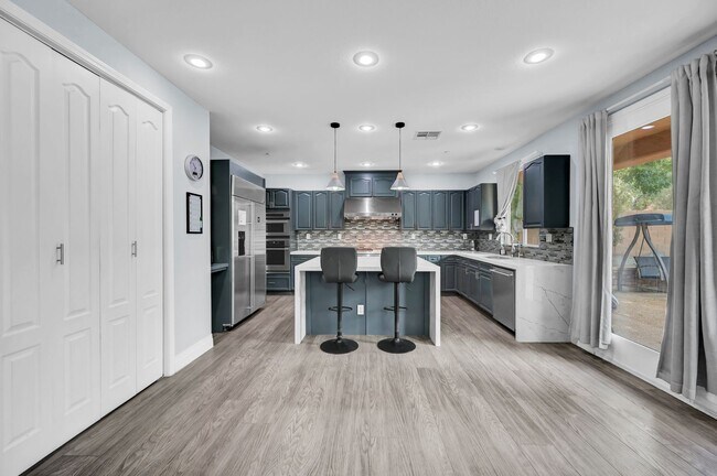 Building Photo - 1289 Vietti St