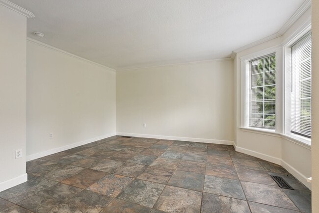 Building Photo - Beautiful Home in Winchester Hills