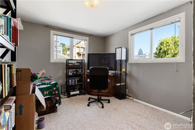 Building Photo - 4 bedroom home in one of Tacoma's most cov...