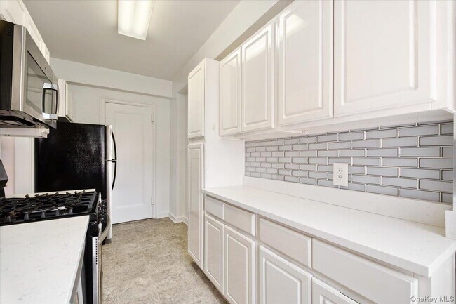 Building Photo - 45 Popham Rd