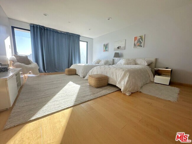 Building Photo - 9300 Warbler Way