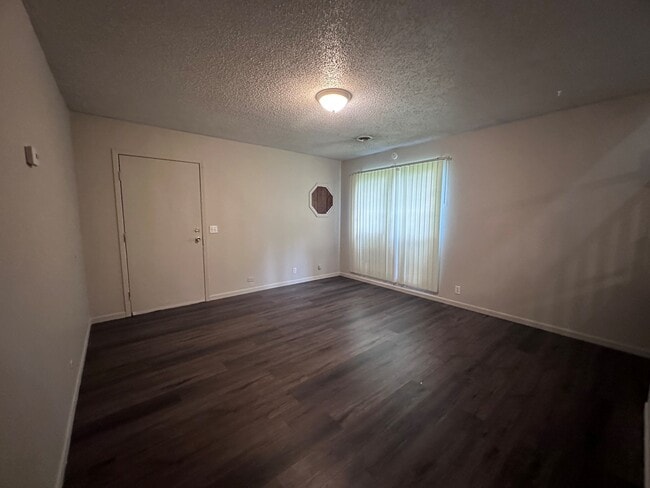 Building Photo - 15986 Arrowhead Rd