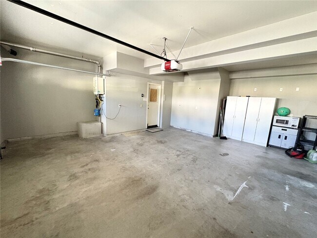 Building Photo - 24 Country Walk Dr