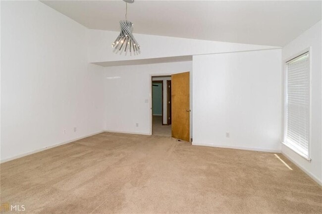 Building Photo - 330 Broken Lance Pl