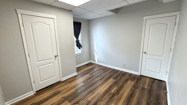 Building Photo - 321 E Tennessee St