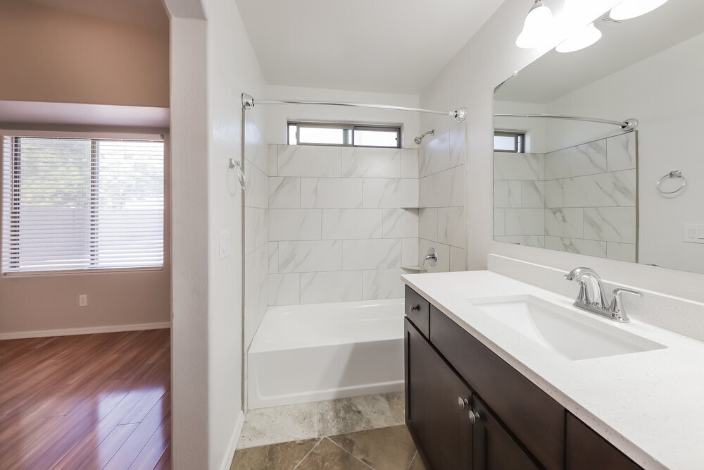 Building Photo - 8028 S 48th Ln