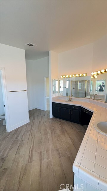 Building Photo - 22547 Cascade Dr