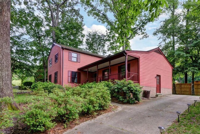 Building Photo - 702 Tam-O-Shanter Blvd
