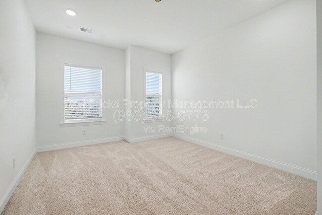 Building Photo - 9240 Walnut Hl Rd NW