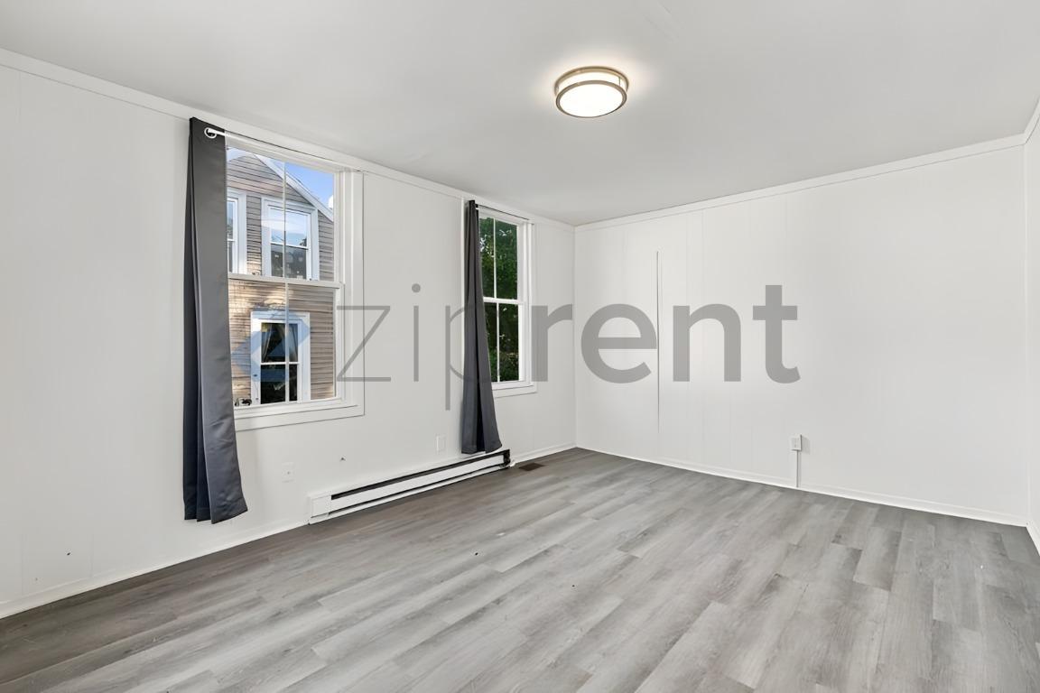 Building Photo - Unit