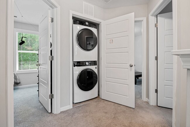 Building Photo - Modern 4 Bedroom Home in Quiet Clayton Nei...