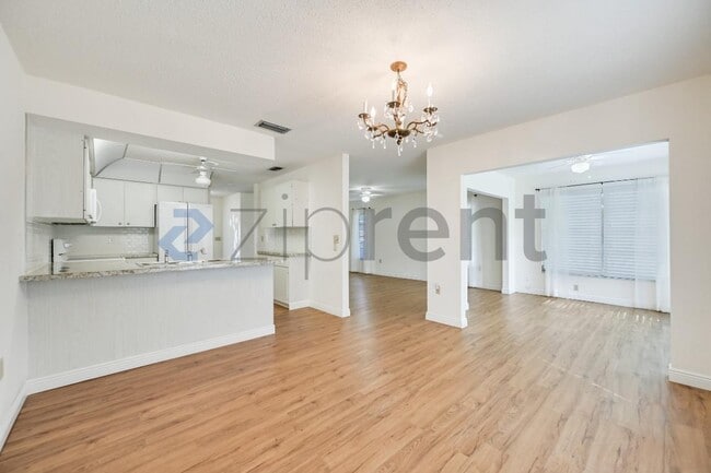 Building Photo - 1624 Whitehead Dr